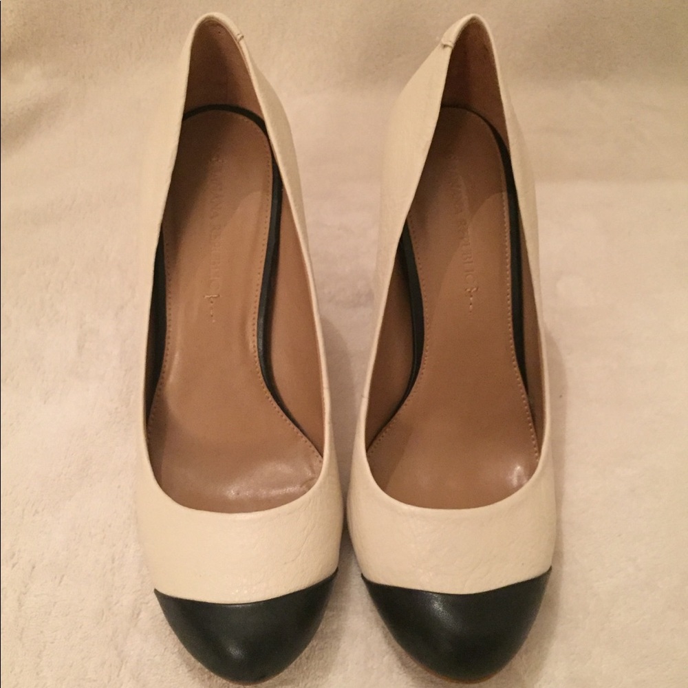 Like new size 7.5 Banana Republic heels